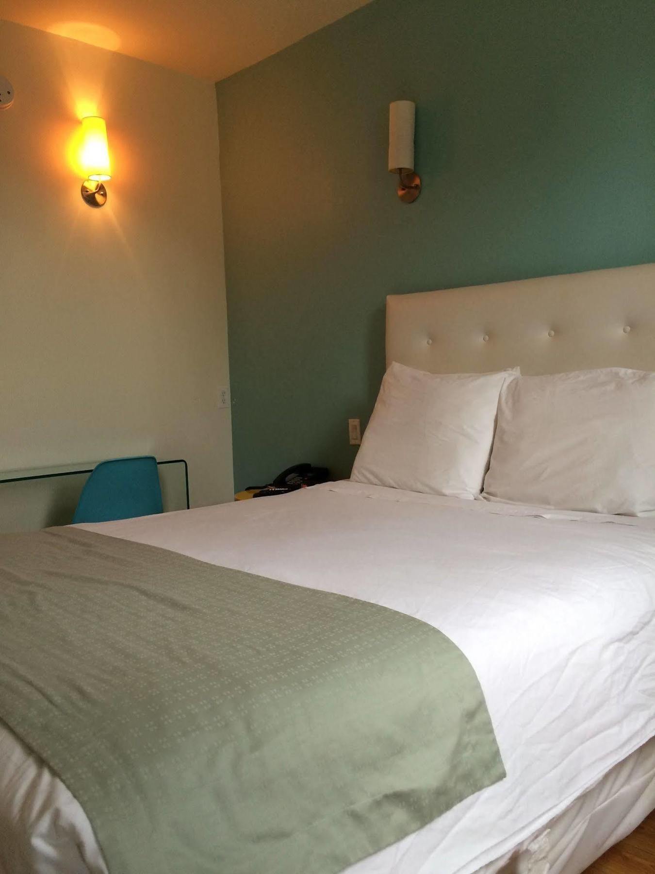 Royal Oak Inn Торонто Екстериор снимка
